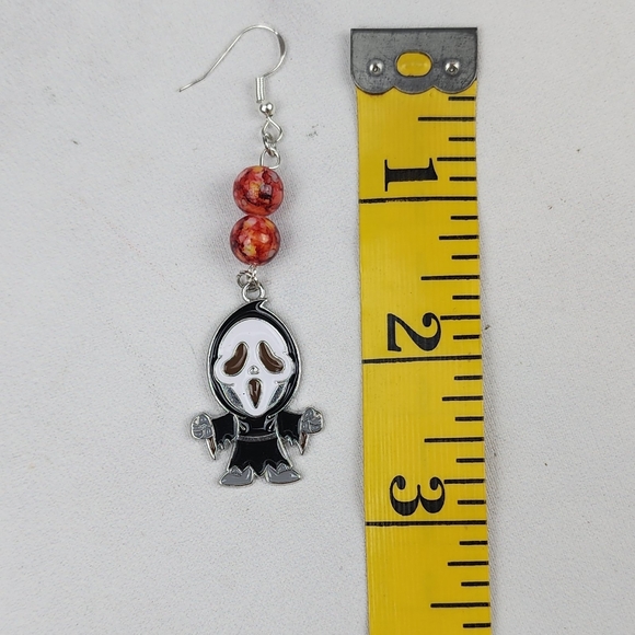 🥳SALE🥳Halloween SCREAM dangles - Picture 8 of 9